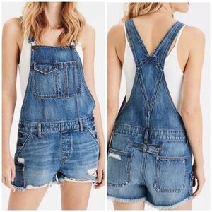 EUC American Eagle Tomgirl Shortalls. Size Medium.